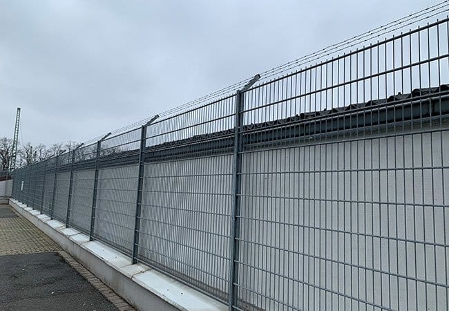 Advantages of Metal Security Fence