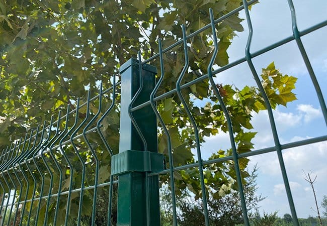 Metal Fence Posts to Complete Your Fencing Projects